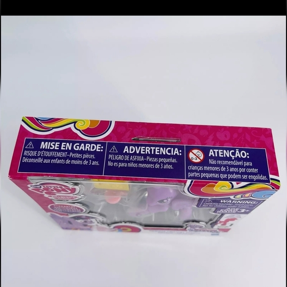 PRINCESS TWILIGHT SPARKLE READING CAFE Equestria Poseable My Little Pony *NIB* - Picture 4 of 7